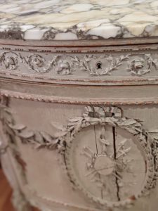 Gallery Ornate Side Table White with Marble Top Gallery