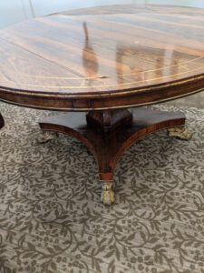 Gallery Vintage Round Table Gallery